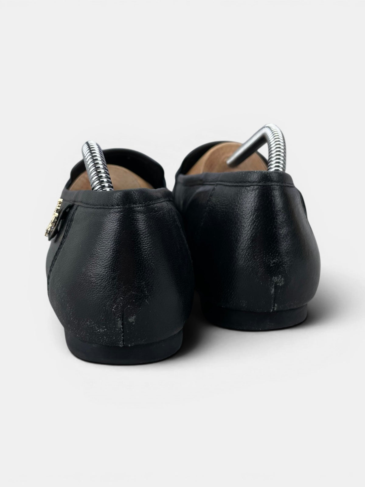 U.S. Polo Assn. Loafers — buty sportowe damskie w bardzo dobrym stanie rozmiar 40, widok z góry na wewnętrzną stronę butów