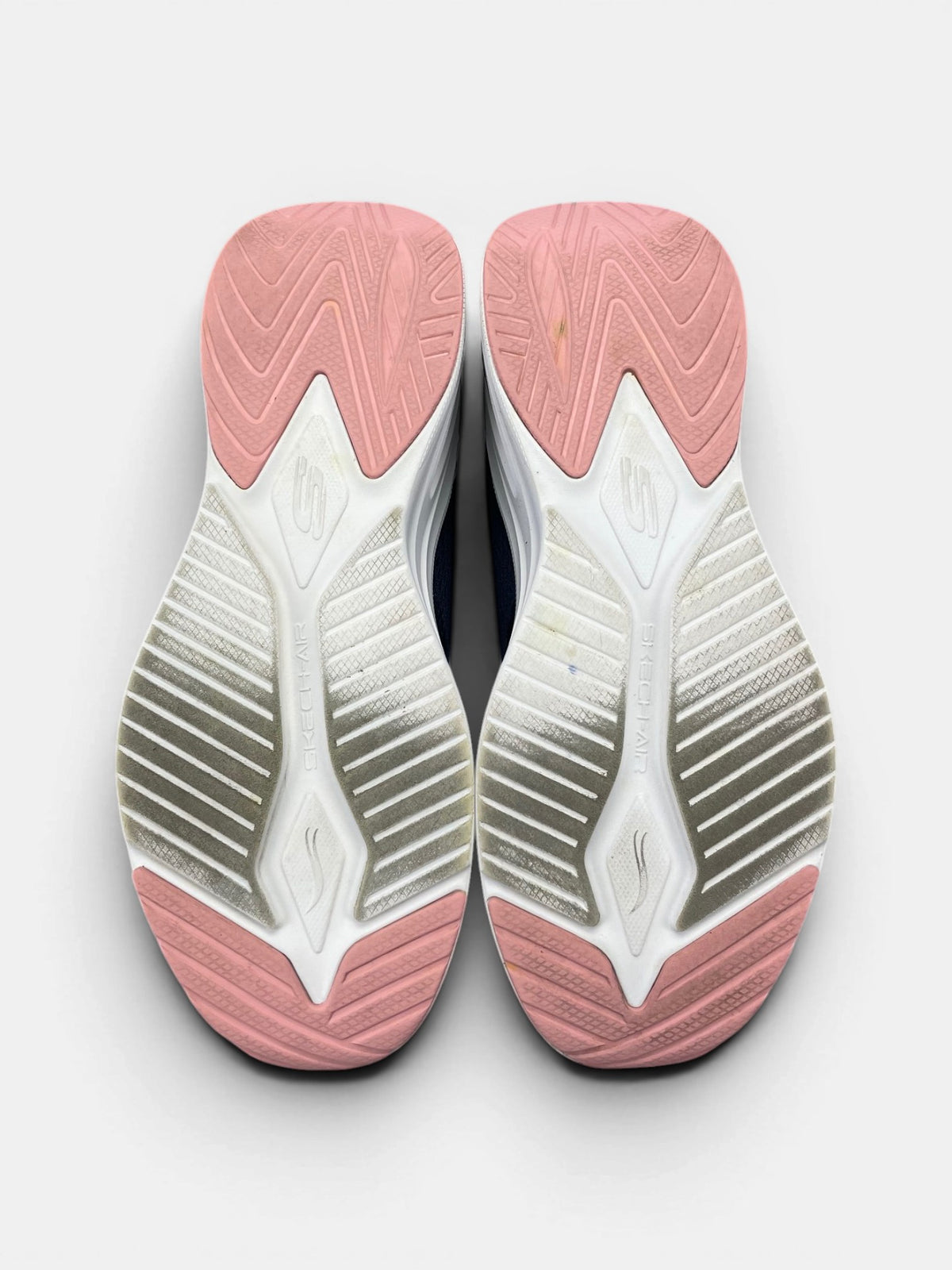 Skechers Sneakers — buty sportowe damskie w bardzo dobrym stanie rozmiar 36.5, podeszwa