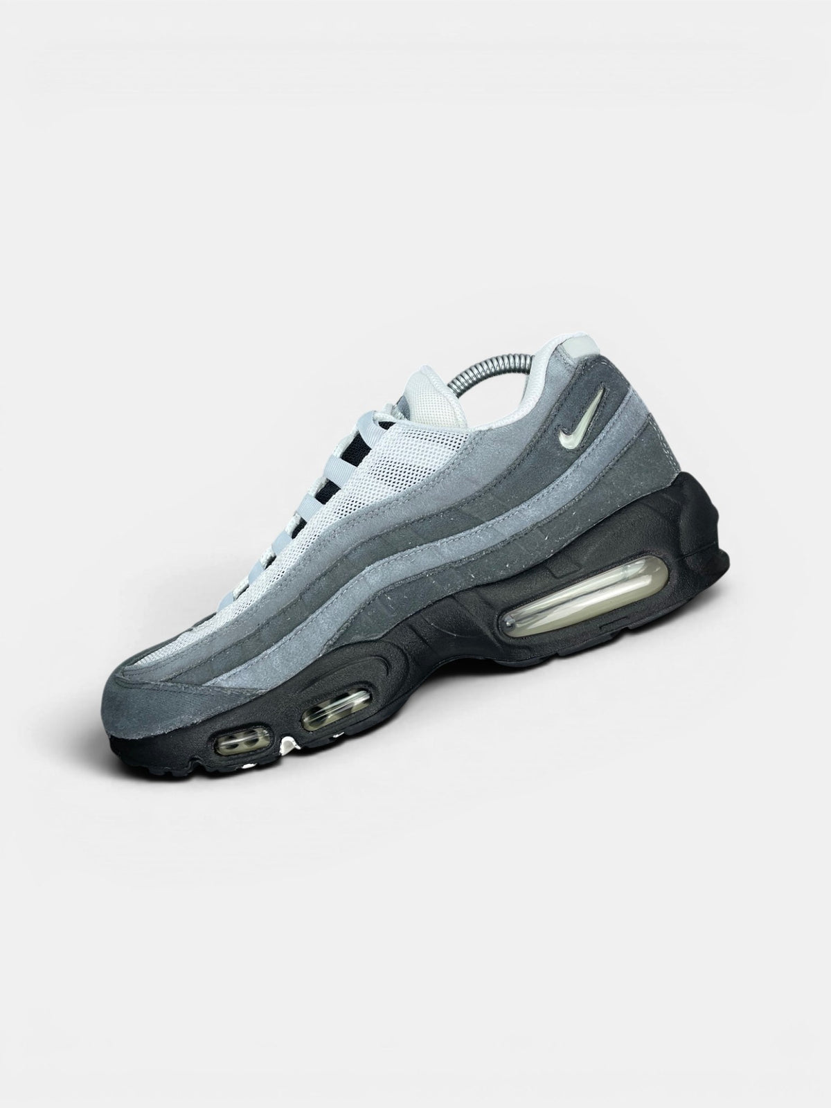 Nike Air Max 95 Jewel Grey — buty sportowe męskie w bardzo dobrym stanie rozmiar 42.5, zewnętrzny panel lewego buta