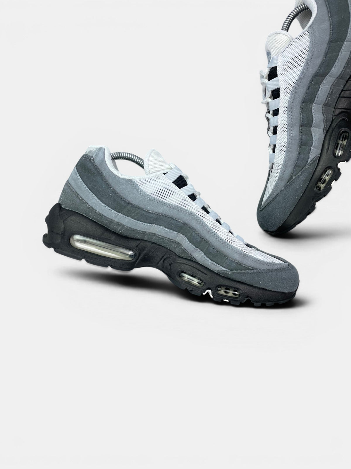 Nike Air Max 95 Jewel Grey — buty sportowe męskie w bardzo dobrym stanie rozmiar 42.5, wewnętrzny panel lewego buta