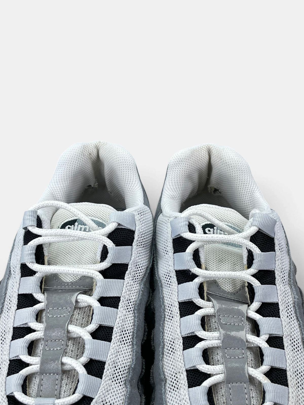 Nike Air Max 95 Jewel Grey — buty sportowe męskie w bardzo dobrym stanie rozmiar 42.5, zapiętki butów