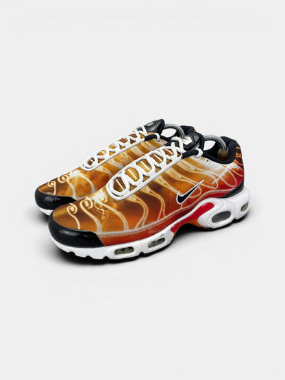 Nike Air Max Plus Light Photography — buty sportowe męskie w bardzo dobrym stanie rozmiar 42, widok z boku