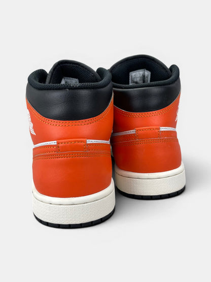 Nike Air Jordan 1 Mid Black Toe Orange — buty sportowe męskie w bardzo dobrym stanie rozmiar 42, widok z tyłu