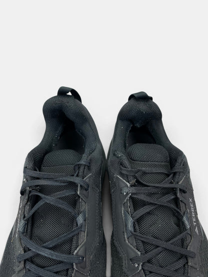 Adidas Terrex AX4 Black Carbon — buty sportowe męskie w bardzo dobrym stanie rozmiar 44, zapiętki butów