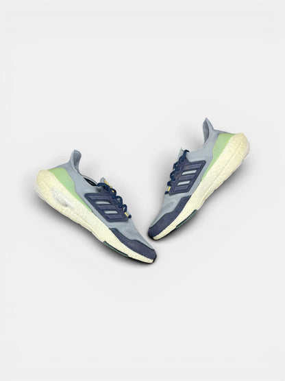 Adidas Ultraboost 22 Halo Silver — buty sportowe męskie w bardzo dobrym stanie rozmiar 47 1/3, widok z góry na wewnętrzną stronę butów
