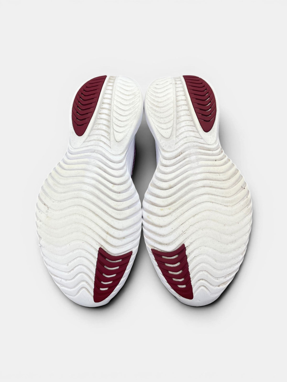 Saucony Sneakers — buty sportowe damskie w bardzo dobrym stanie rozmiar 42, podeszwa