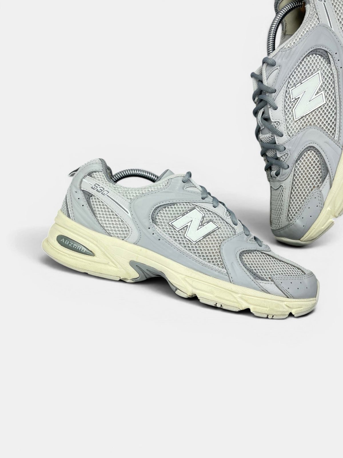 New Balance 530 ABZORB — buty sportowe męskie w bardzo dobrym stanie rozmiar 43, zewnętrzny panel prawego buta