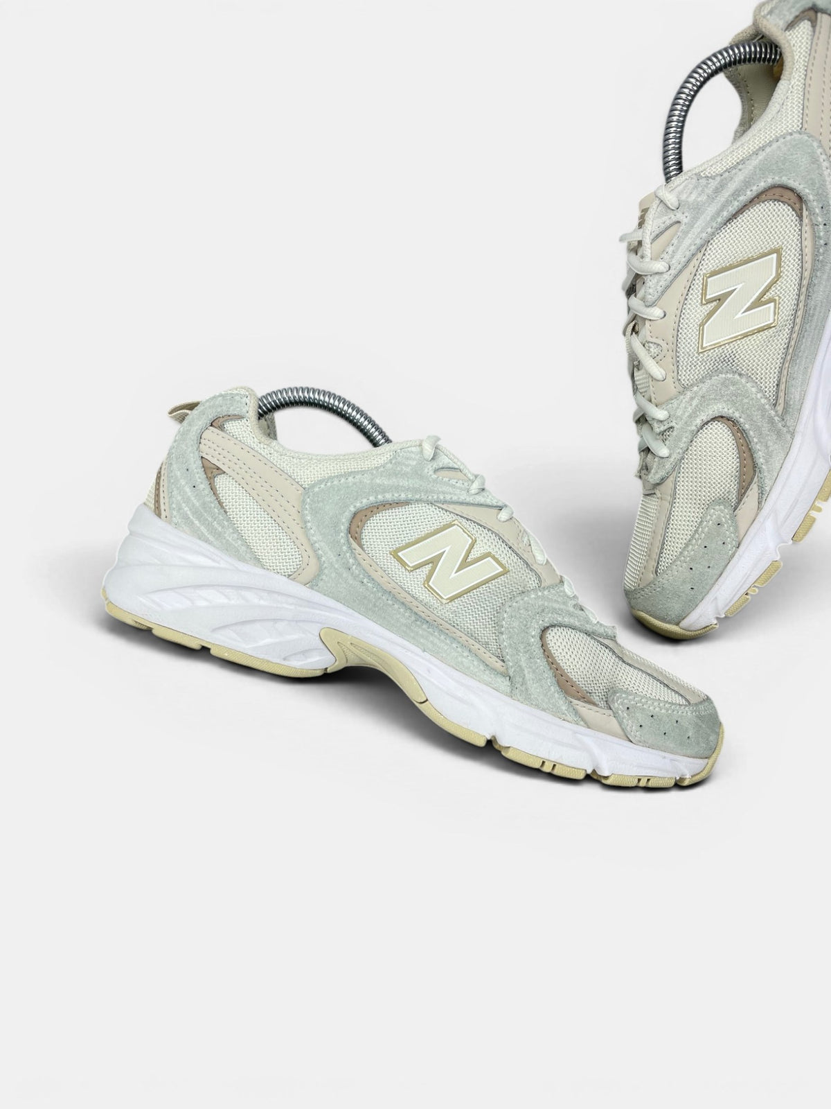 New Balance 530 — buty sportowe damskie w bardzo dobrym stanie rozmiar 40.5, wewnętrzny panel lewego buta