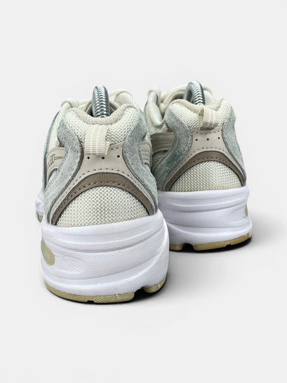 New Balance 530 — buty sportowe damskie w bardzo dobrym stanie rozmiar 40.5, widok z tyłu