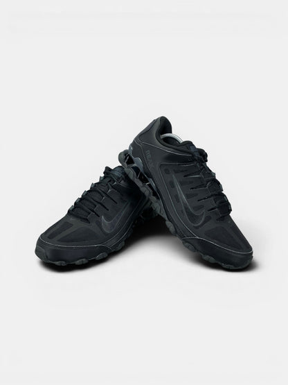 Nike Reax 8 TR Black — buty sportowe męskie w bardzo dobrym stanie rozmiar 44.5, boczny profil