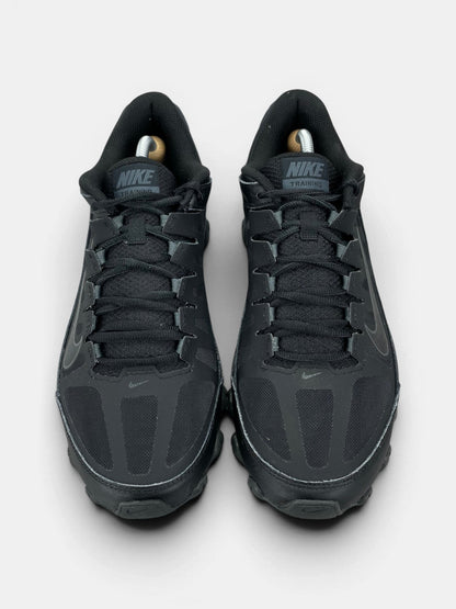 Nike Reax 8 TR Black — buty sportowe męskie w bardzo dobrym stanie rozmiar 44.5, widok z góry