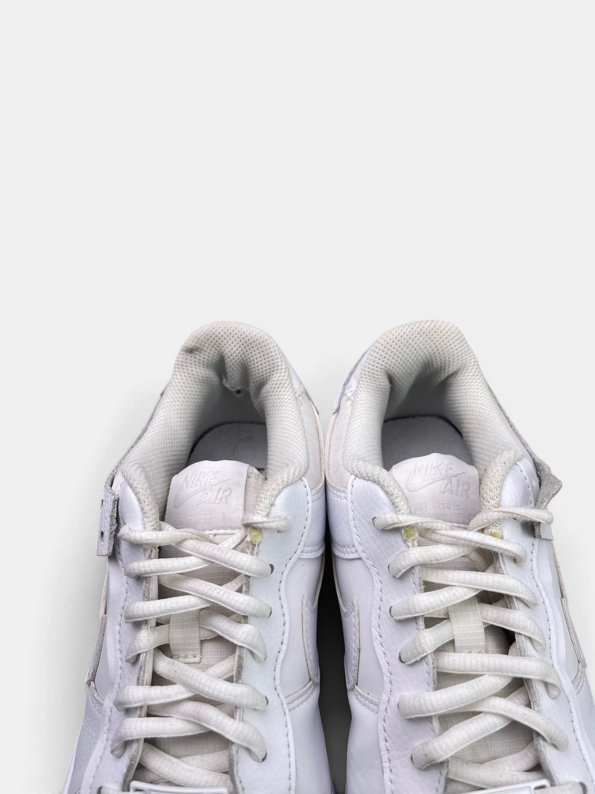 Nike Air Force 1 Shadow Triple White — buty sportowe damskie w bardzo dobrym stanie rozmiar 40.5, język buta