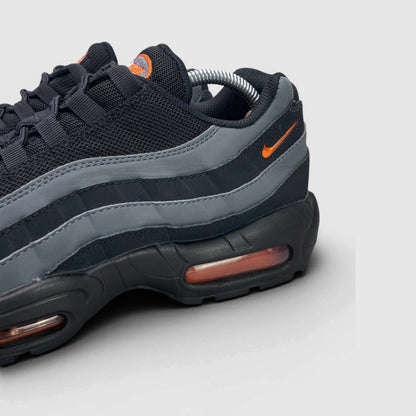 Nike Air Max 95 Black/Grey Safety Orange — buty sportowe męskie w bardzo dobrym stanie rozmiar 44, detal
