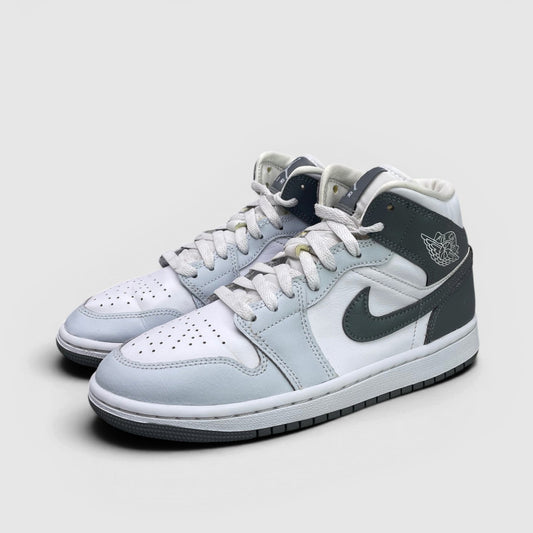 Nike Air Jordan 1 Mid White Smoke Grey — buty sportowe damskie w bardzo dobrym stanie rozmiar 38, para butów