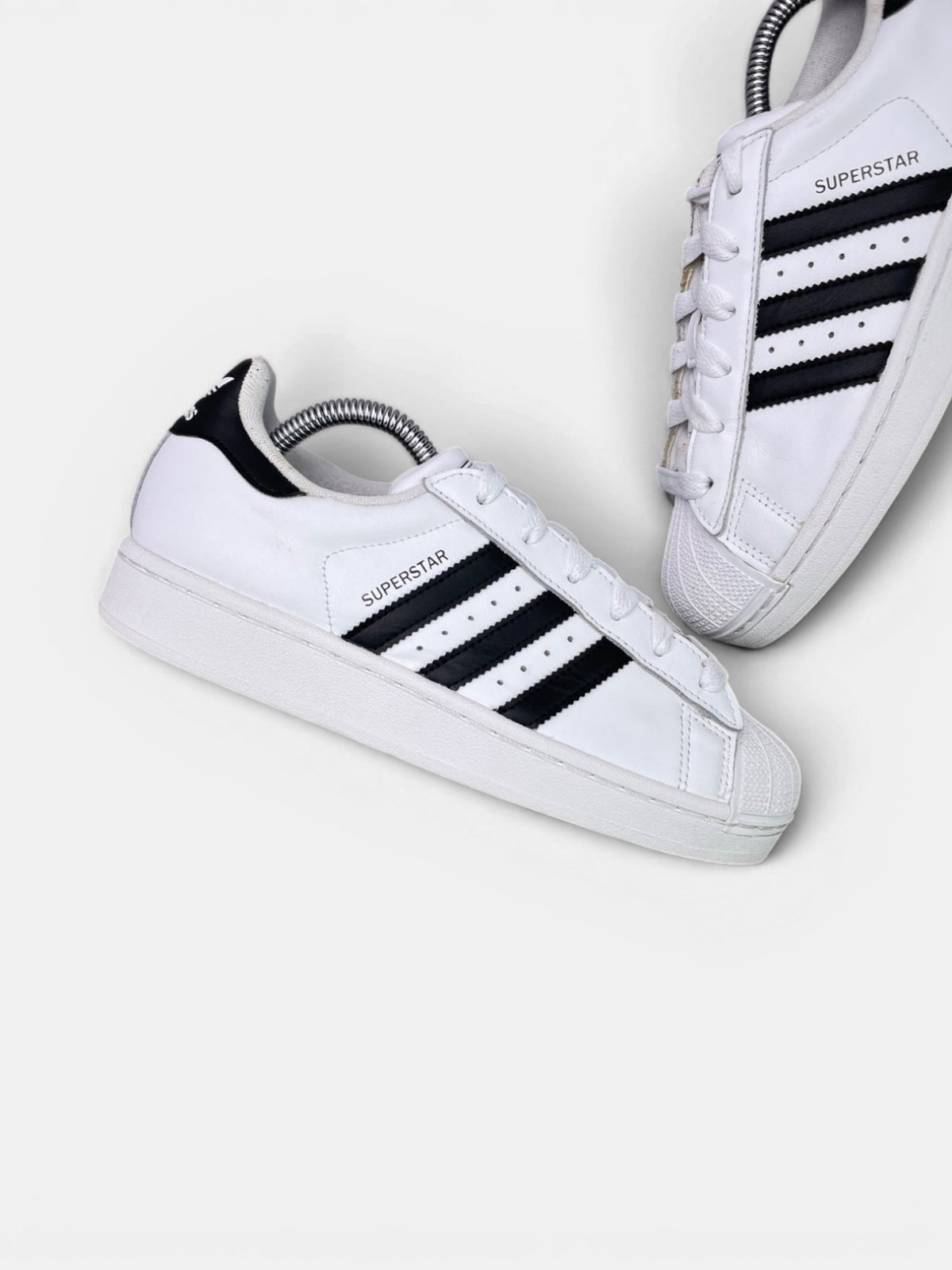 Adidas Superstar II Cloud White Black — buty sportowe damskie w bardzo dobrym stanie rozmiar 38, boczny profil, lewa strona