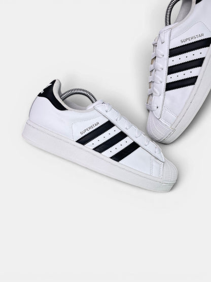 Adidas Superstar II Cloud White Black — buty sportowe damskie w bardzo dobrym stanie rozmiar 38, boczny profil, lewa strona