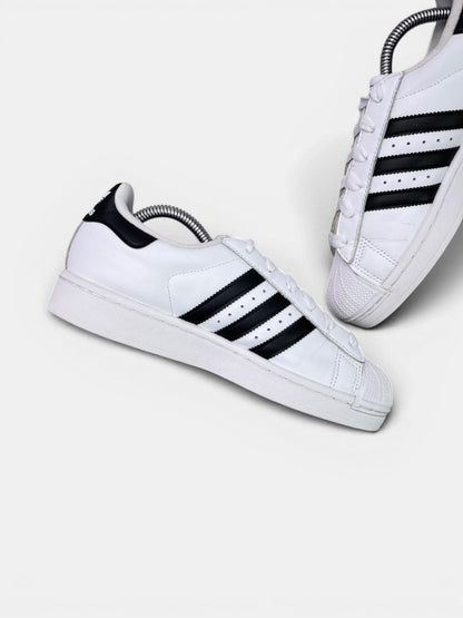 Adidas Superstar II Cloud White Black — buty sportowe damskie w bardzo dobrym stanie rozmiar 38, boczny profil, lewa strona