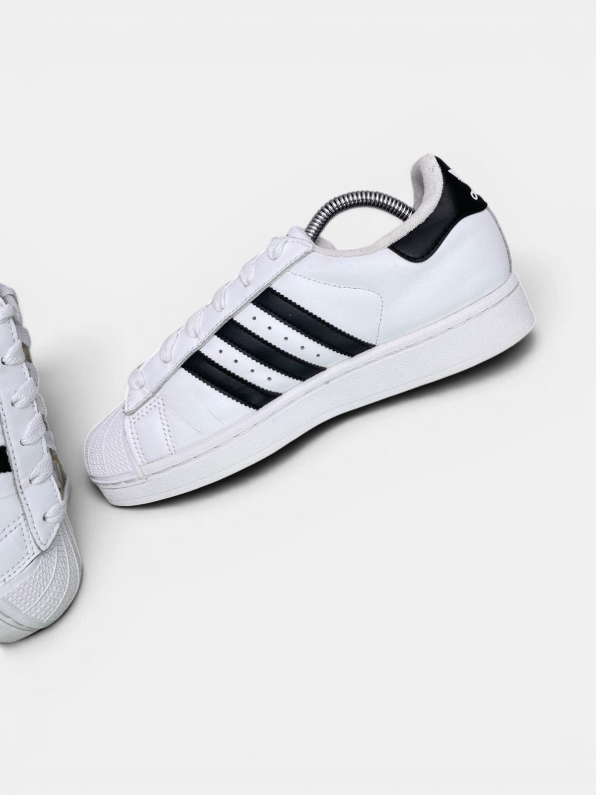 Adidas Superstar II Cloud White Black — buty sportowe damskie w bardzo dobrym stanie rozmiar 38, boczny profil, lewa strona