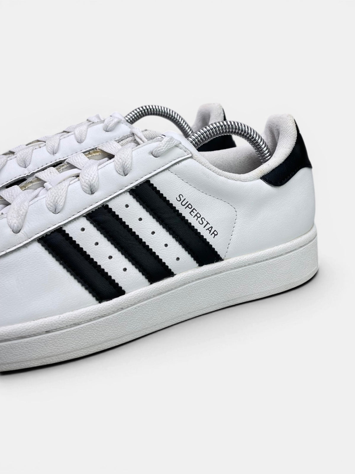 Adidas Superstar II Cloud White Black — buty sportowe damskie w bardzo dobrym stanie rozmiar 38, boczny profil, lewa strona