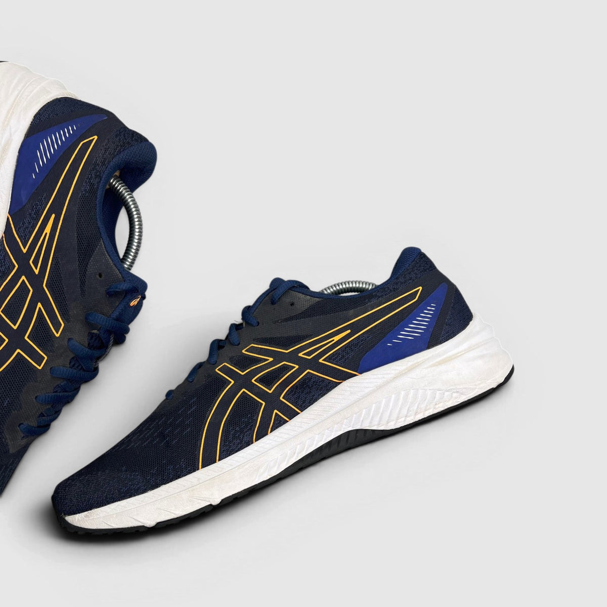 Asics GT-1000 12, buty sportowe męskie w bardzo dobrym stanie rozmiar 44.5, wewnętrzny panel lewego buta