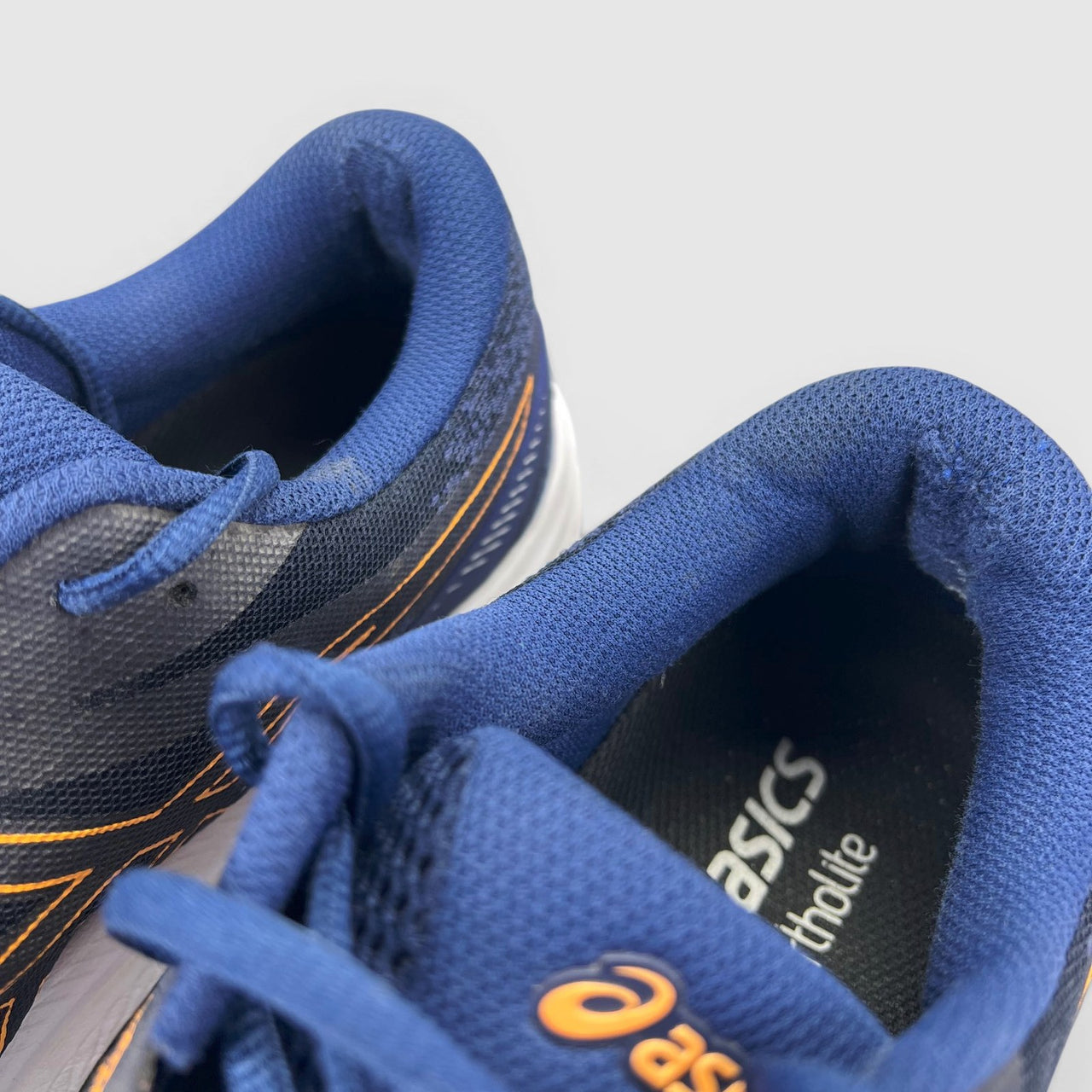 Asics GT-1000 12, buty sportowe męskie w bardzo dobrym stanie rozmiar 44.5, podeszwa