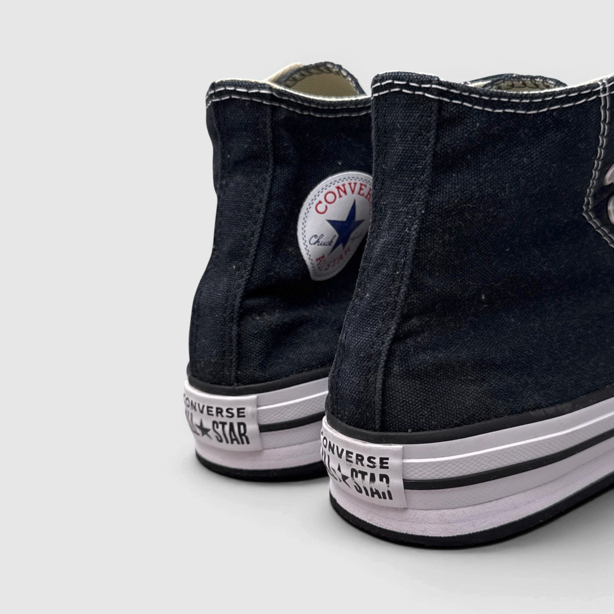Converse Chuck Taylor All Star — buty sportowe damskie w bardzo dobrym stanie rozmiar 35, widok z tyłu