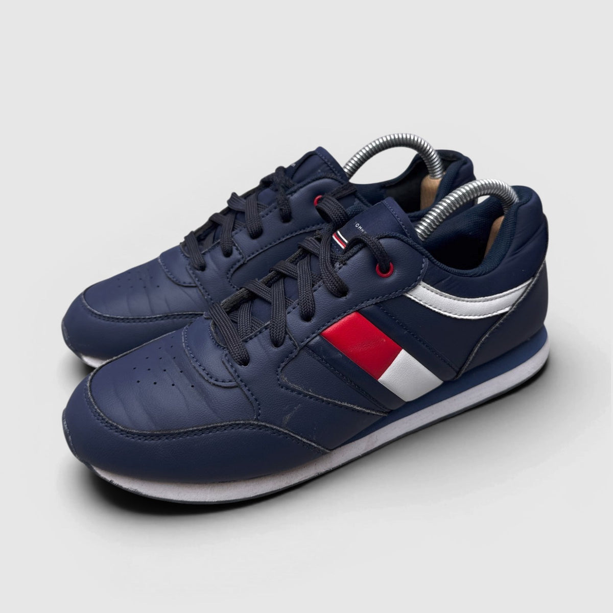 Tommy Hilfiger Jim — buty sportowe męskie w dobrym stanie rozmiar 40, para butów