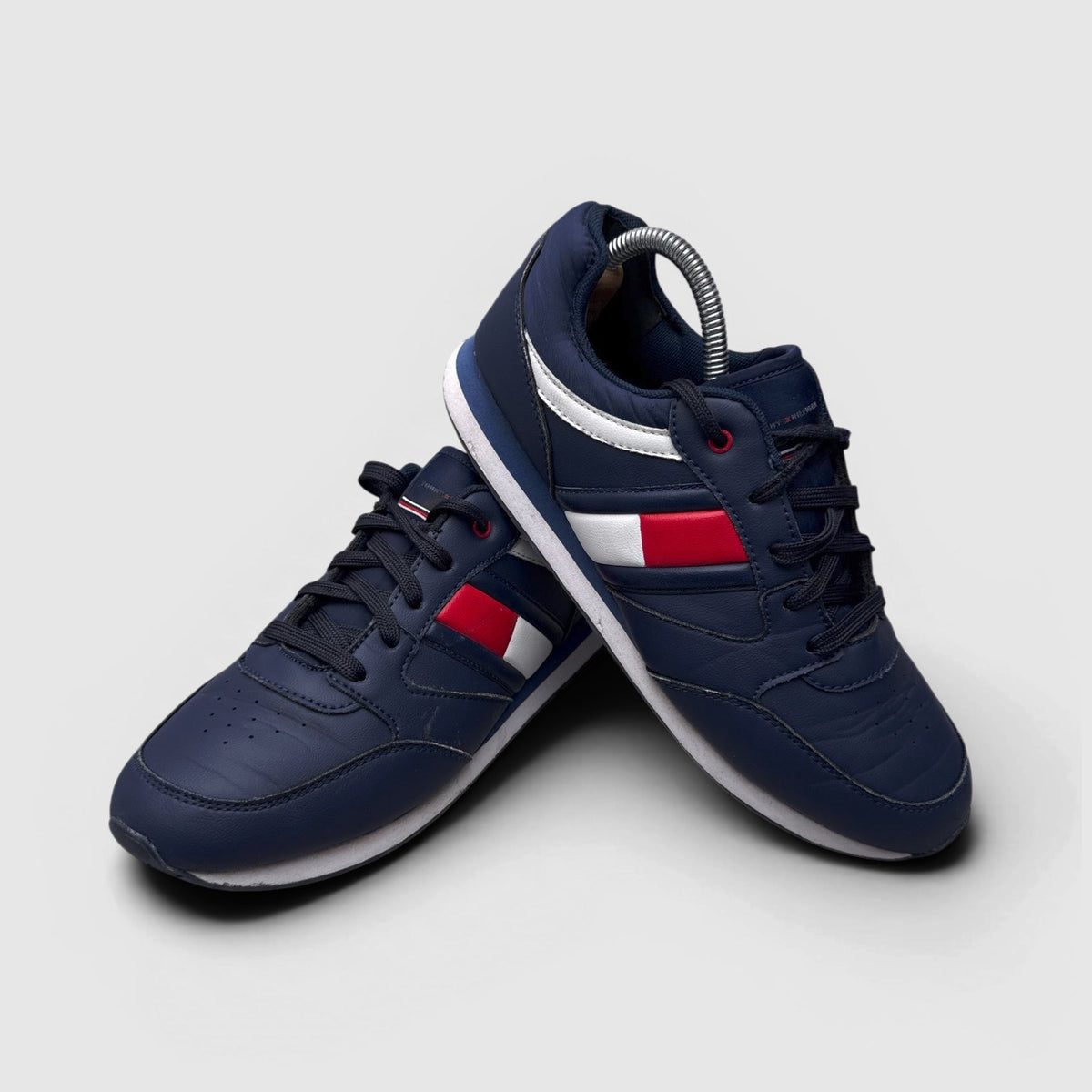 Tommy Hilfiger Jim — buty sportowe męskie w dobrym stanie rozmiar 40, para butów