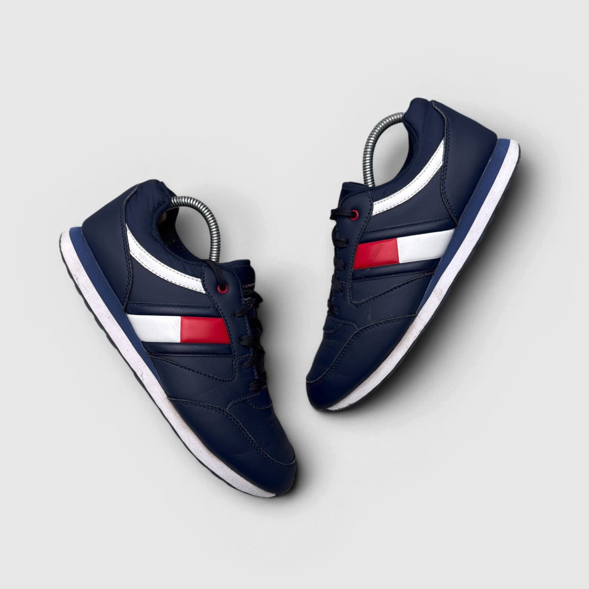 Tommy Hilfiger Jim — buty sportowe męskie w dobrym stanie rozmiar 40, para butów