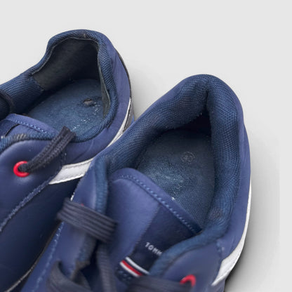 Tommy Hilfiger Jim — buty sportowe męskie w dobrym stanie rozmiar 40, wkładka