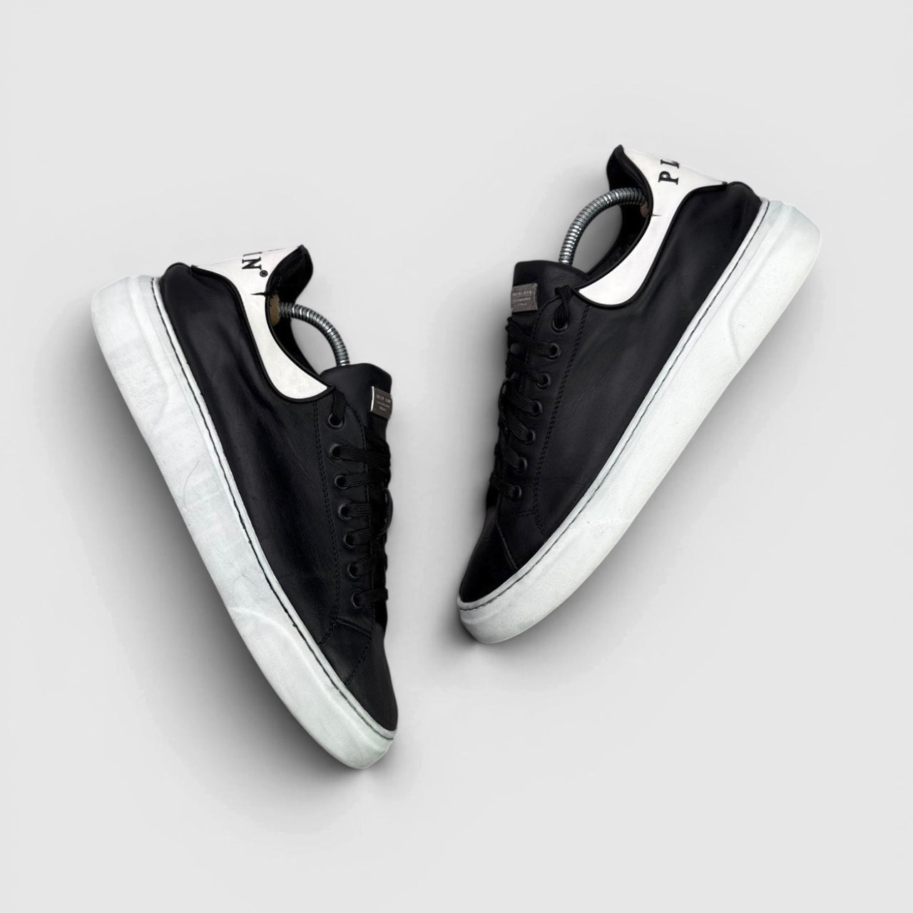 Philipp Plein Big Bang Low-Top, buty sportowe męskie w dobrym stanie rozmiar 43, widok z góry na zewnętrzną stronę butów