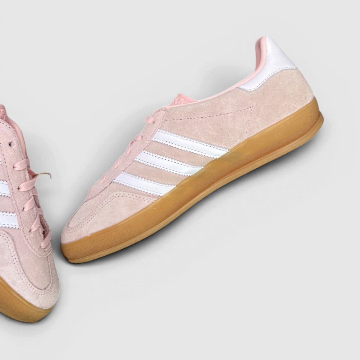 Adidas Gazelle Sandy Pink Gum — buty sportowe damskie nowe rozmiar 38 2/3, boczny profil, prawa strona