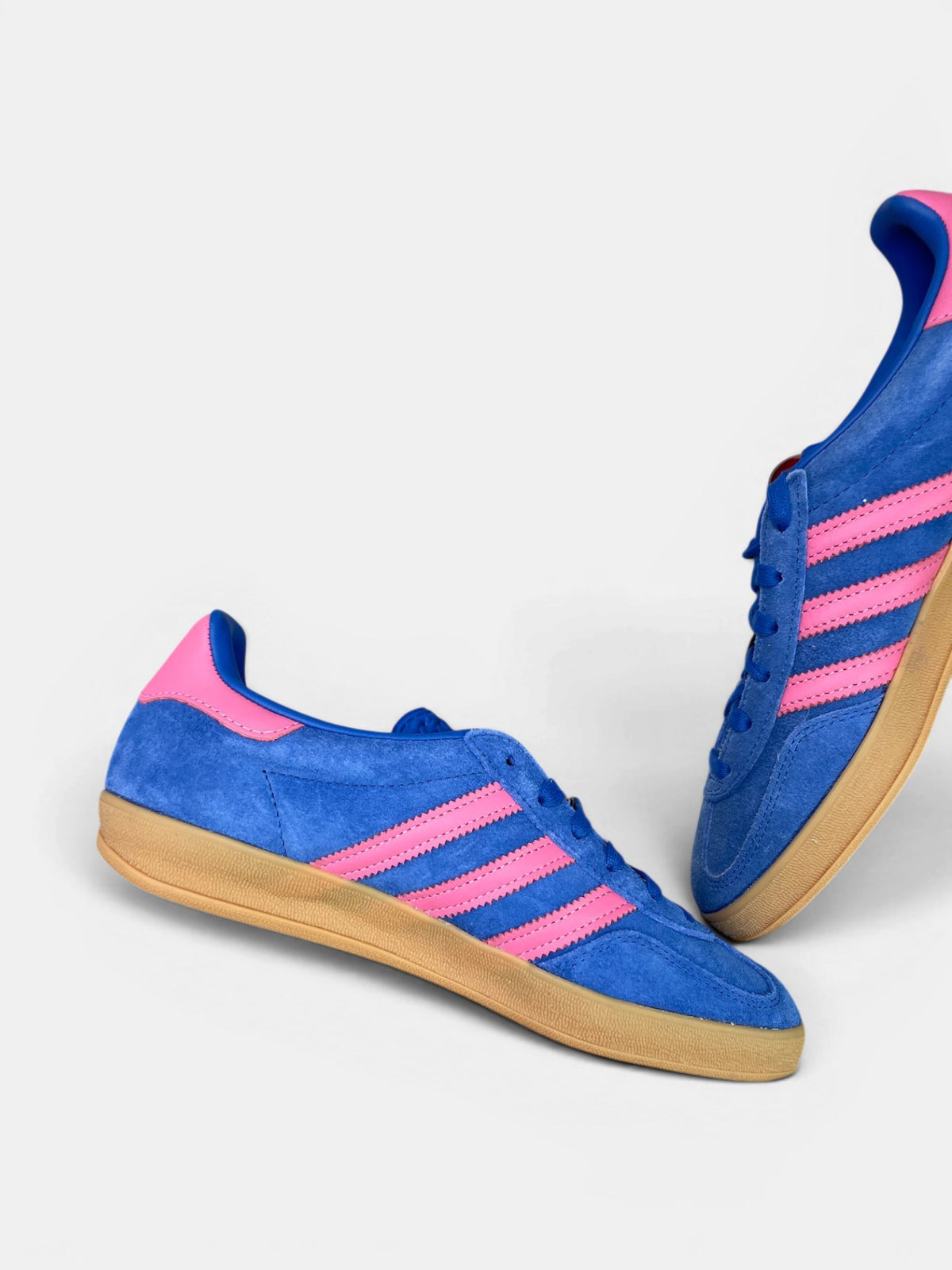Adidas Gazelle — buty sportowe damskie nowe rozmiar 38 2/3, boczny profil, prawa strona