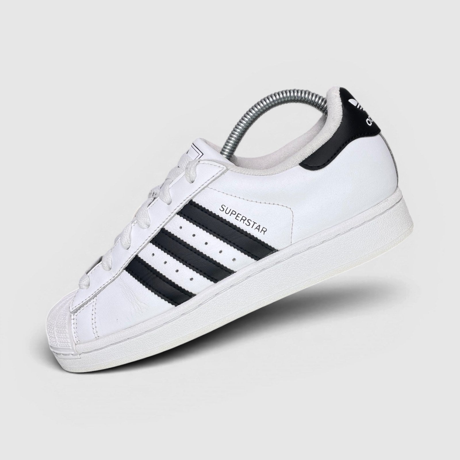 Adidas Superstar II Cloud White Black — buty sportowe damskie w bardzo dobrym stanie rozmiar 38 2/3, boczny profil, lewa strona