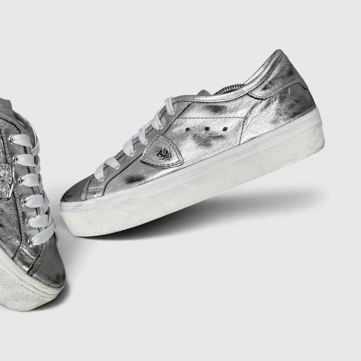 Philippe Model Paris Sneakers — buty sportowe damskie w bardzo dobrym stanie rozmiar 40, zewnętrzny panel lewego buta