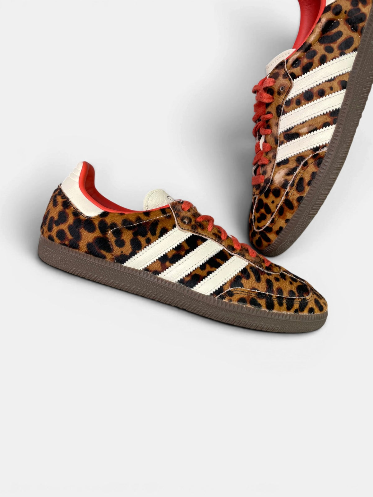 Adidas Samba — buty sportowe damskie w bardzo dobrym stanie rozmiar 40 2/3, boczny profil, lewa strona