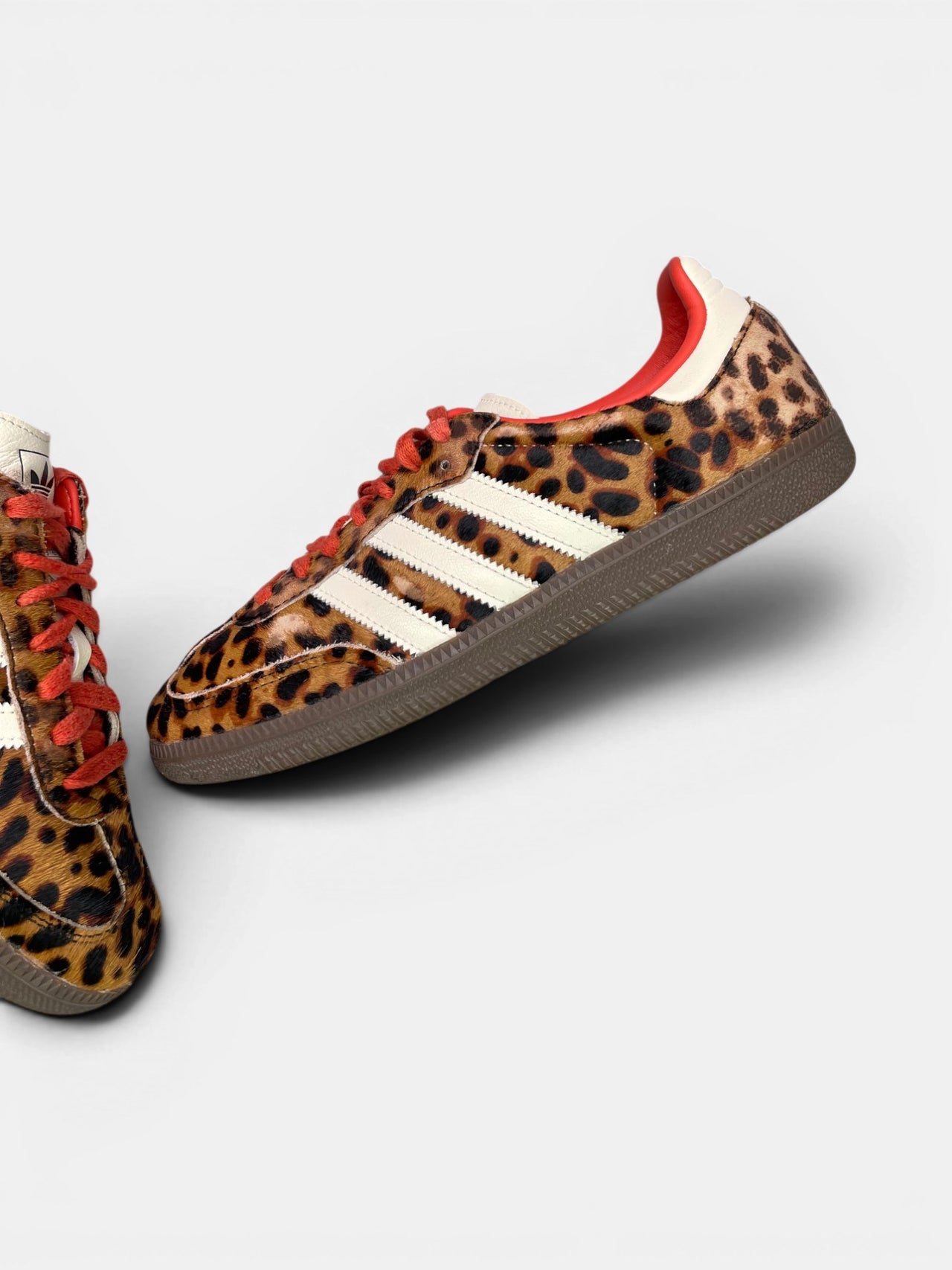 Adidas Samba — buty sportowe damskie w bardzo dobrym stanie rozmiar 40 2/3, boczny profil, prawa strona