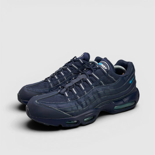 Nike Air Max 95 — buty sportowe męskie w bardzo dobrym stanie rozmiar 45, para butów