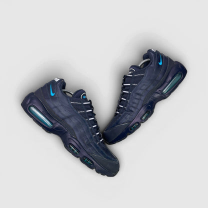 Nike Air Max 95 — buty sportowe męskie w bardzo dobrym stanie rozmiar 45, widok z góry