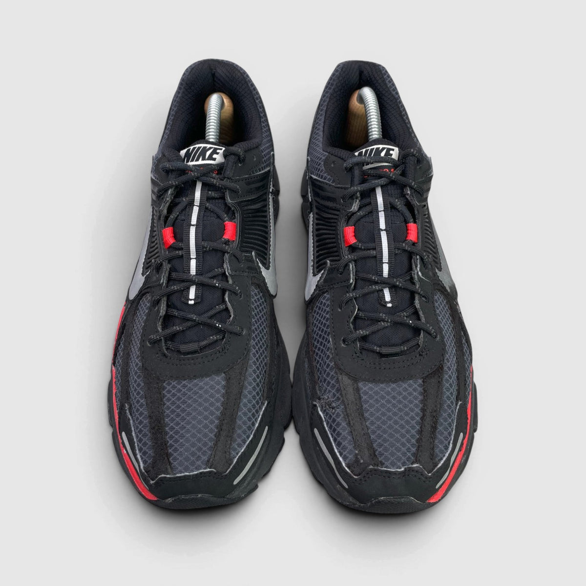 Nike Zoom Vomero 5 — buty sportowe męskie w bardzo dobrym stanie rozmiar 44, widok z przodu