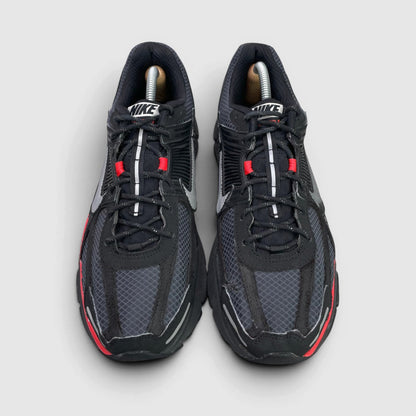 Nike Zoom Vomero 5 — buty sportowe męskie w bardzo dobrym stanie rozmiar 44, widok z przodu