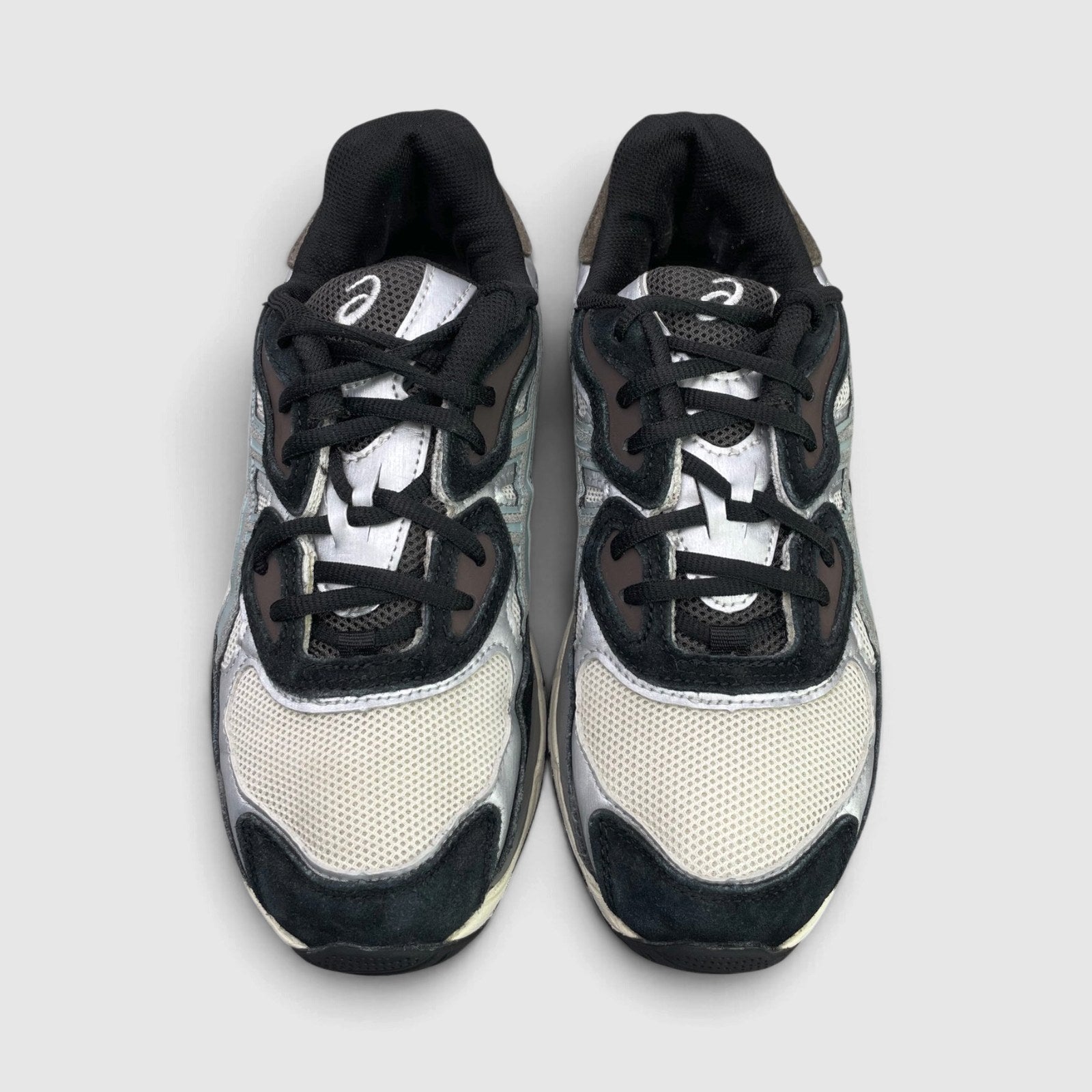 Asics Gel-Nyc, buty sportowe męskie w bardzo dobrym stanie rozmiar 43.5, widok z góry