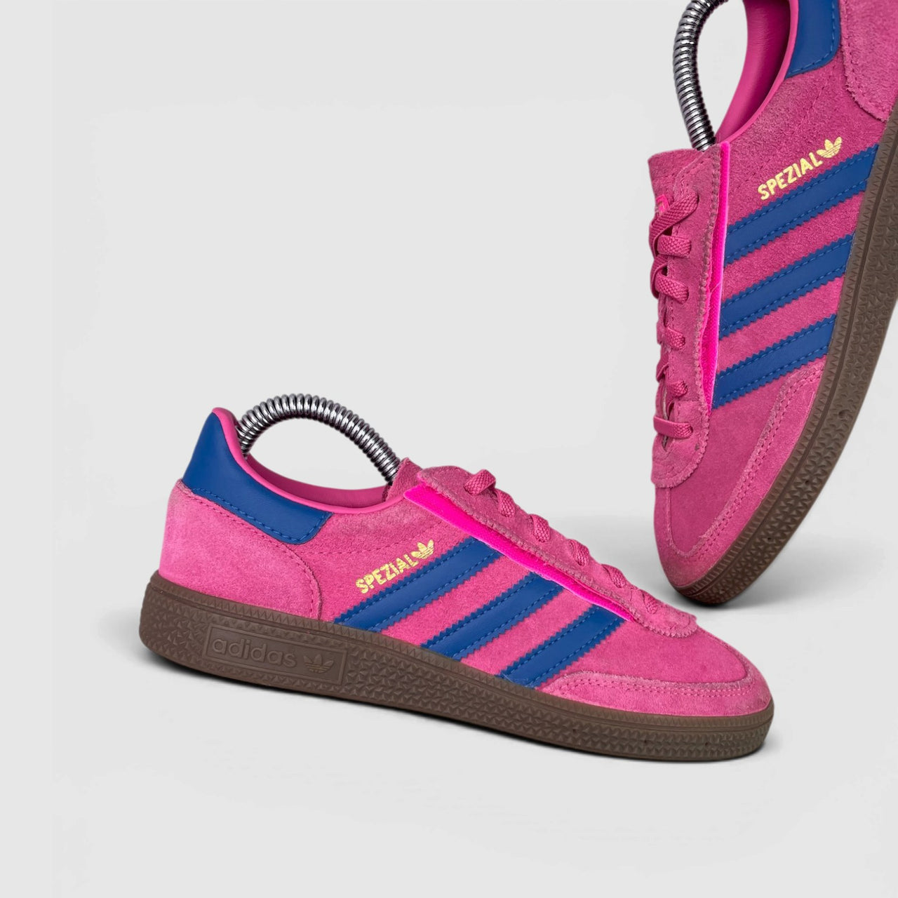 Adidas Spezial — buty sportowe damskie w bardzo dobrym stanie rozmiar 34, boczny profil, lewa strona