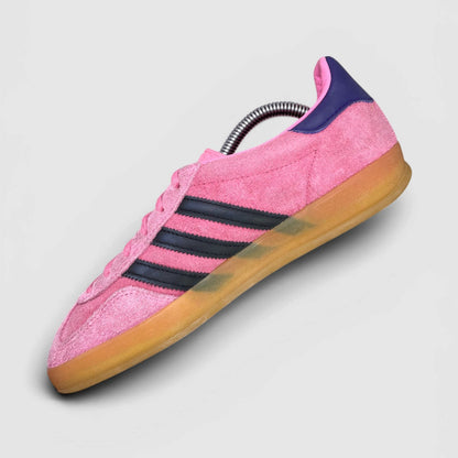 Adidas Gazelle Indoor Bliss Pink Purple — buty sportowe damskie w bardzo dobrym stanie rozmiar 39 1/3, boczny profil, prawa strona