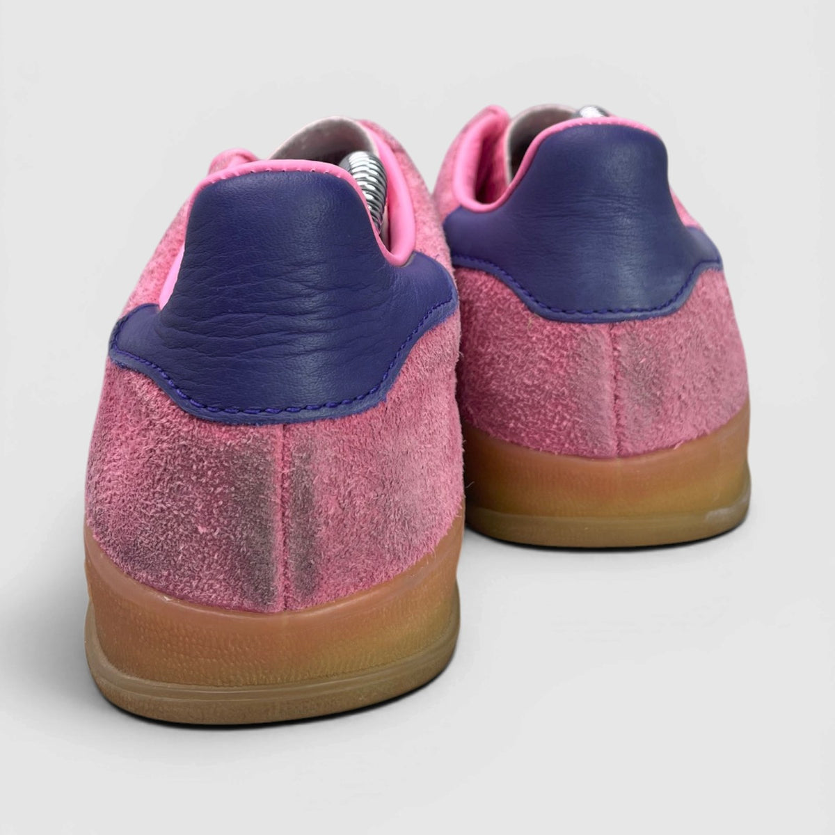 Adidas Gazelle Indoor Bliss Pink Purple — buty sportowe damskie w bardzo dobrym stanie rozmiar 39 1/3, widok z tyłu