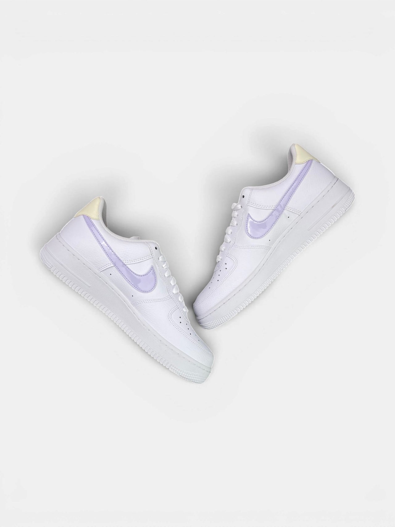 Nike Air Force 1 Low — buty sportowe damskie nowe rozmiar 42.5, para butów