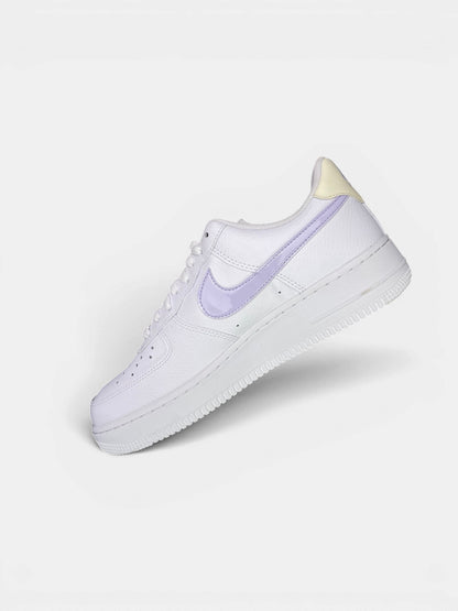 Nike Air Force 1 Low — buty sportowe damskie nowe rozmiar 42.5, boczny profil, prawa strona