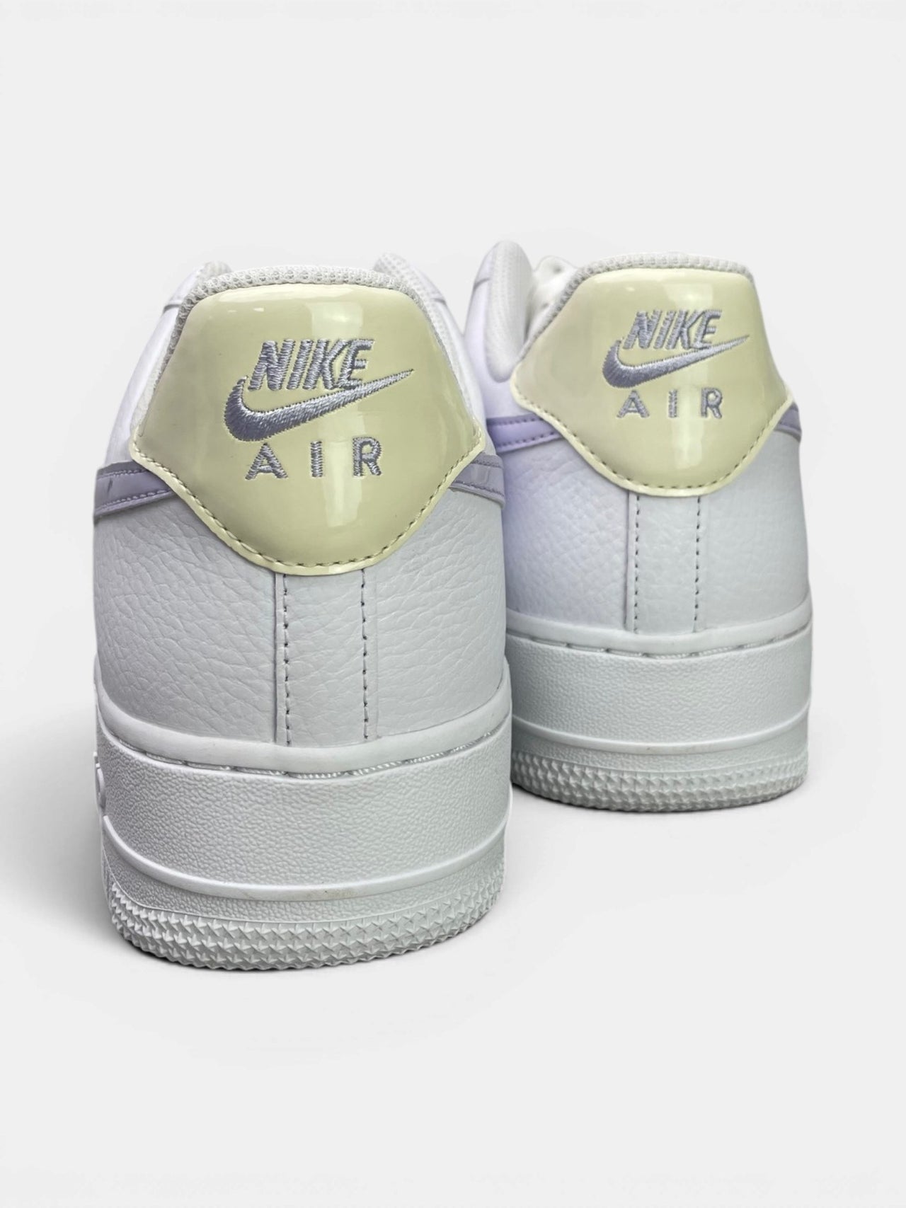 Nike Air Force 1 Low — buty sportowe damskie nowe rozmiar 42.5, widok z tyłu