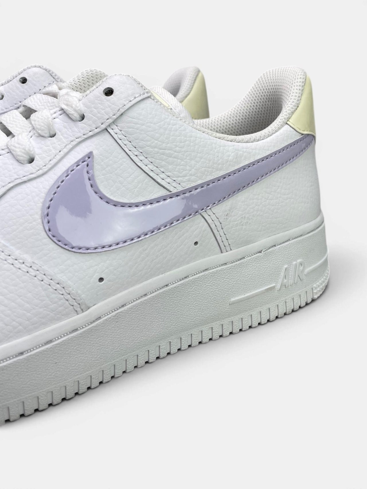 Nike Air Force 1 Low — buty sportowe damskie nowe rozmiar 42.5, detal
