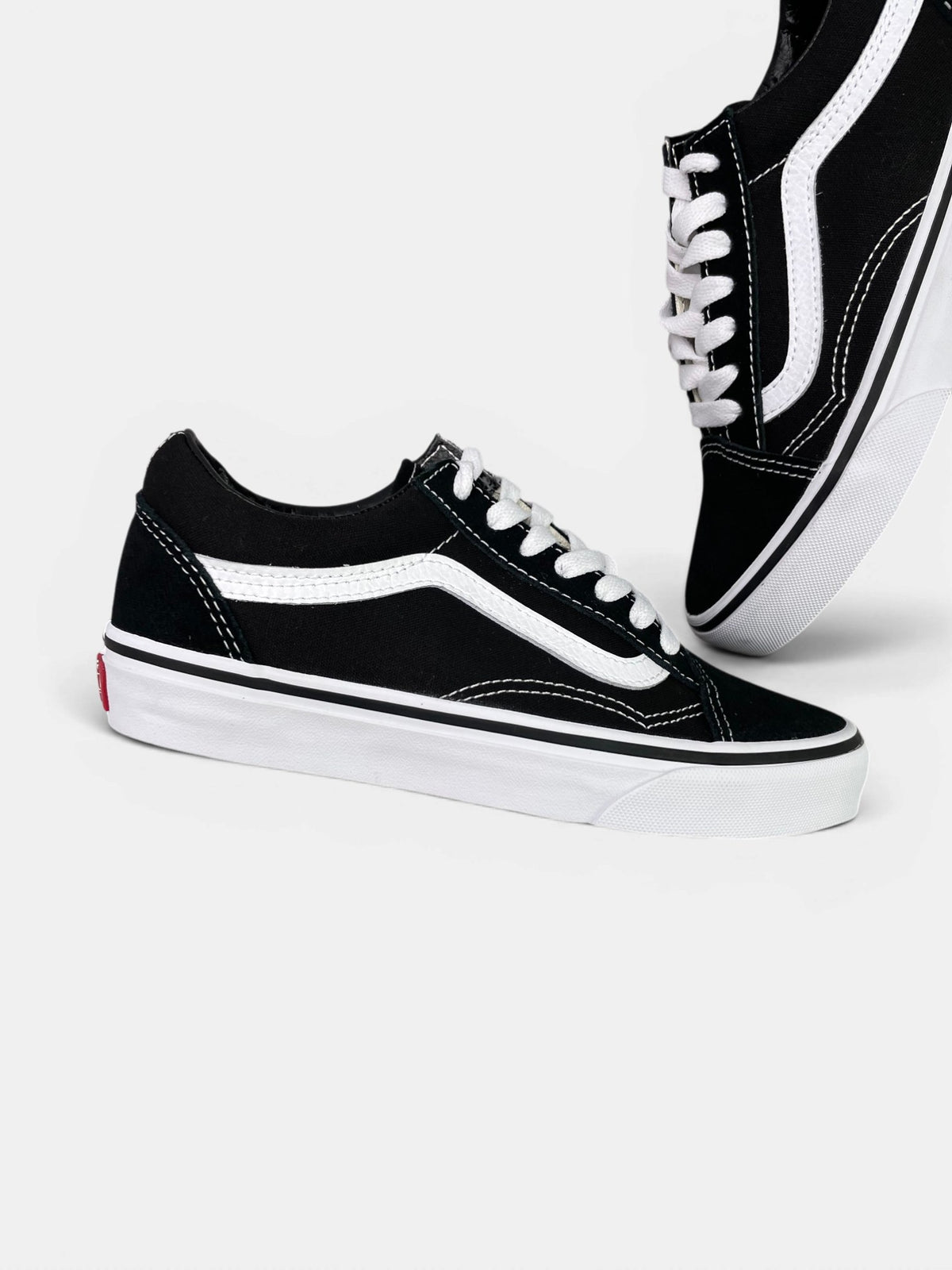Vans Sneakers — buty sportowe damskie nowe rozmiar 35, boczny profil, lewa strona